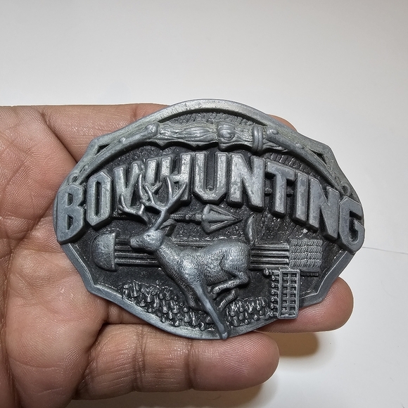 Bowhunting Deer/Buck Western Style Belt Buckle Unbranded 3.25" × 2.5" - Picture 1 of 8